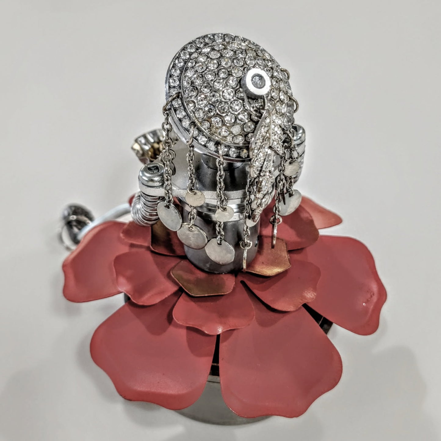 Lilly Jewel Box Bot